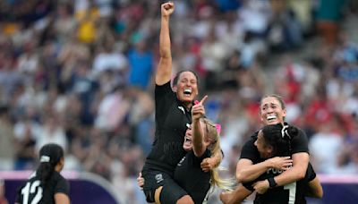 New Zealand tops Canada for back-to-back Olympic women's rugby sevens titles. US takes bronze