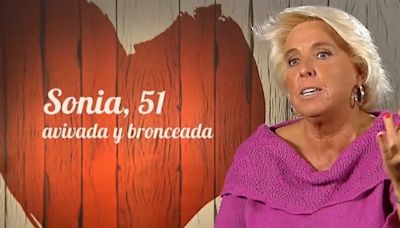 Una soltera de 'First Dates' revela a Carlos Sobera que ha estado con más de cien personas: "Me gusta disfrutar y experimentar"