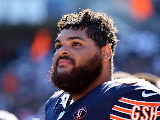 Bears’ Braxton Jones, Darnell Wright make PFF’s list of top NFL offensive tackles