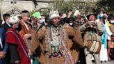 Bolivia da inicio al mes de la Pachamama con ofrendas, rituales y música