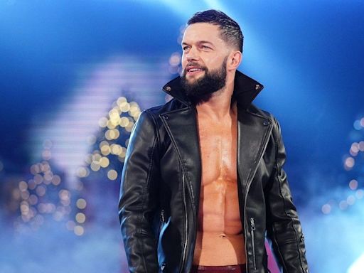 Finn Bálor: 'Stephanie McMahon y Triple H apoyaron mi entrada Pro-LGBTQ+ en WrestleMania 34'