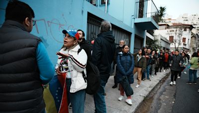 Filas desde las 5 y mucha ilusión entre los venezolanos “privilegiados” que pudieron votar en la Argentina