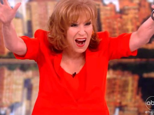 Joy Behar stands up, screams to educate “The View” with live demonstration of what to do during bear attack: 'Rawr!'