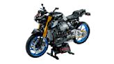 Lego Yamaha MT-10 SP motorcycle model kit comes with working pedal-activated transmission