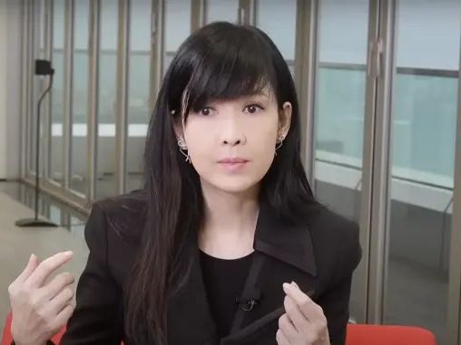 周慧敏撇婚變！自爆婚後甜蜜生活，談到老公倪震：「我們就像兩個傻瓜」