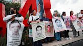 Claudia Sheinbaum se reúne con padres de los 43 normalistas de Ayotzinapa para atender peticiones