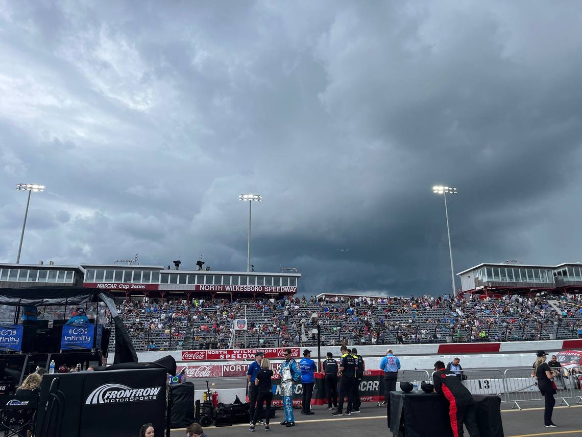 NASCAR at Nashville live updates: Red flag for thunderstorm pauses Cup Series race