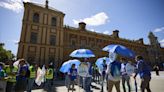 Las imágenes de la manifestación de profesores por la Educación Pública en Sevilla