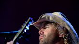 Toby Keith performs Dallas Cowboys version of 'Should've Been a Cowboy' on MNF