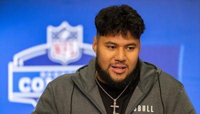 Deadspin | Steelers sign first-round pick Troy Fautanu