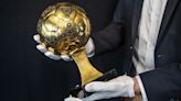Suspenden venta del Balón de Oro mundialista de Maradona