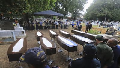 Autoridades brasileñas sepultan a migrantes africanos hallados en un bote a la deriva en la Amazonía