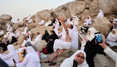 Climate change boosted deadly Saudi haj heat by 2.5 C, scientists say