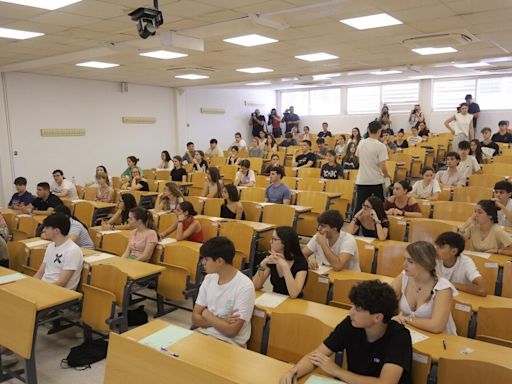 El rector de la US alude a la inflación de notas el primer día de la Selectividad: "Hay mucha variación con la media del Bachillerato"