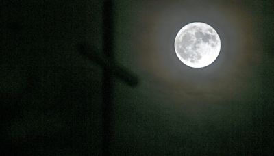 August 19 moon is a full moon, supermoon, sturgeon moon and blue moon