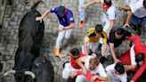 El sexto encierro de los Sanfermines, muy rápido, deja un herido por asta de toro