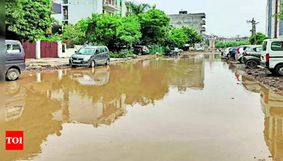 Gurgaon contractor digs up road, leaves work midway, commute a nightmare now | Gurgaon News - Times of India