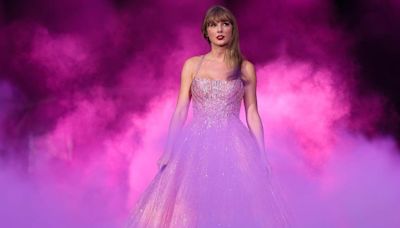 As A Non-Swiftie Who Just Went To Her First Taylor Swift Concert, I'm Convinced 'Eras' Is A Farewell Tour