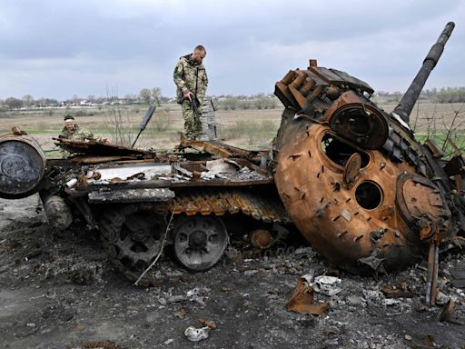 Ukraine video shows 42 Russian tanks wiped out by Kyiv