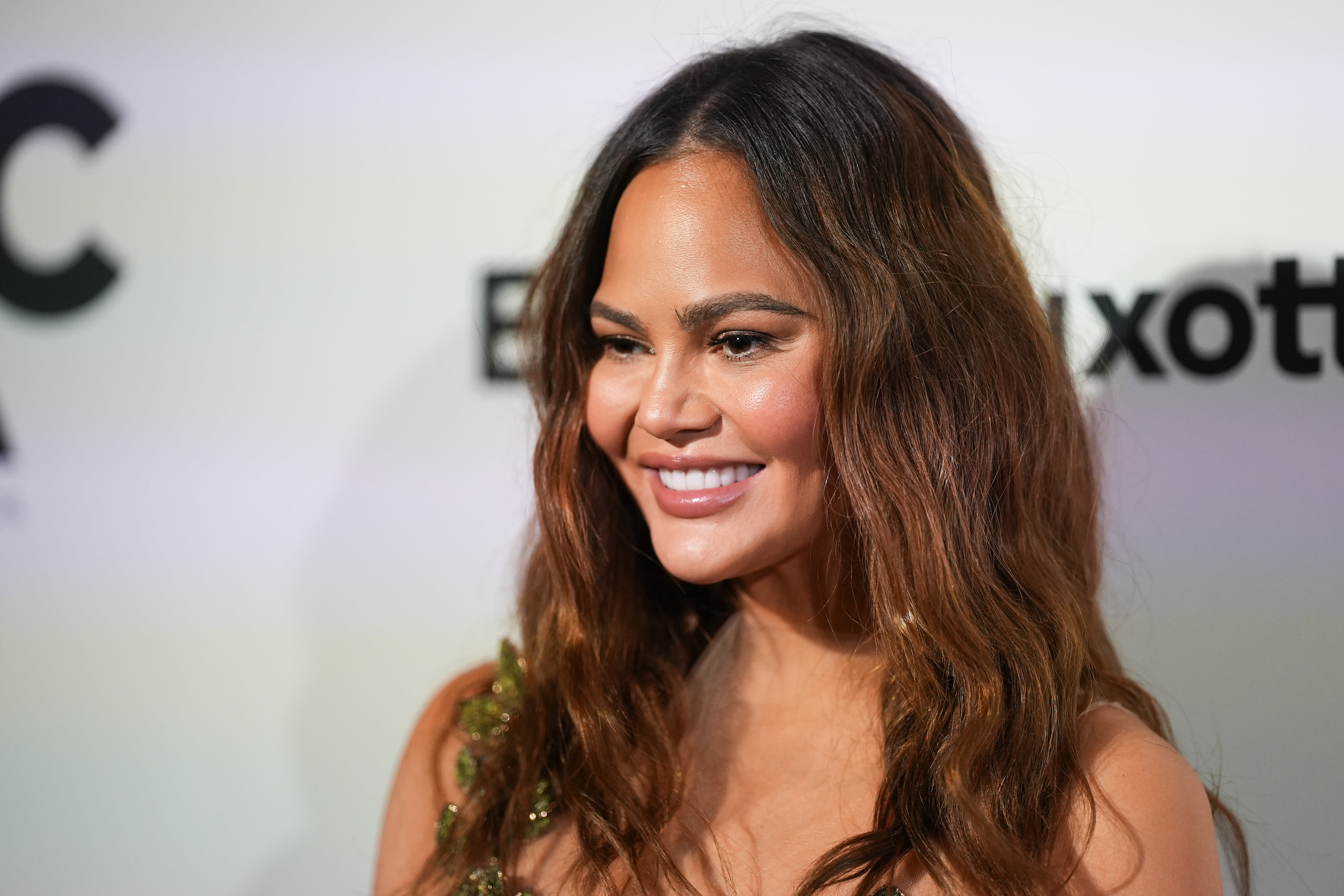 Chrissy Teigen Compared Parenting to ‘Yachting’ & It’s the Best Thing on the Internet