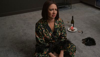 Loot: The Surprisingly Complex Story Behind Maya Rudolph’s Hilariously Relatable Smoke Alarm Scene And ...