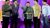 Artistas latinos brillan en los Latin American Music Awards