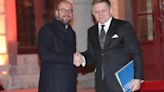 Von der Leyen y Michel condenan el "vil ataque" contra el primer ministro de Eslovaquia