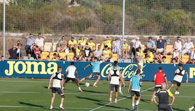 300 seguidores acompañan al Villarreal en su primer entrenamiento del curso