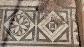 Mosaicos perfectamente conservados afloran durante excavaciones en Pompeya