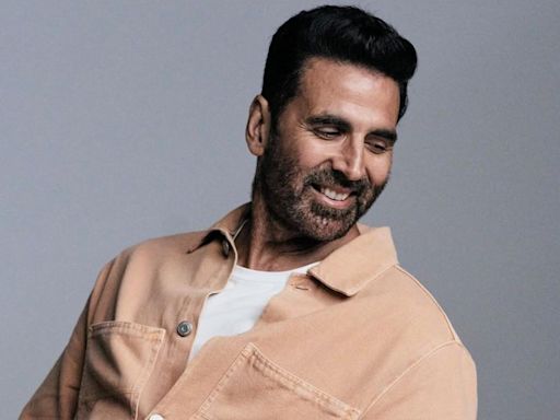 Akshay Kumar turns ‘shayar’ on a leisure day, reflects on struggles of life