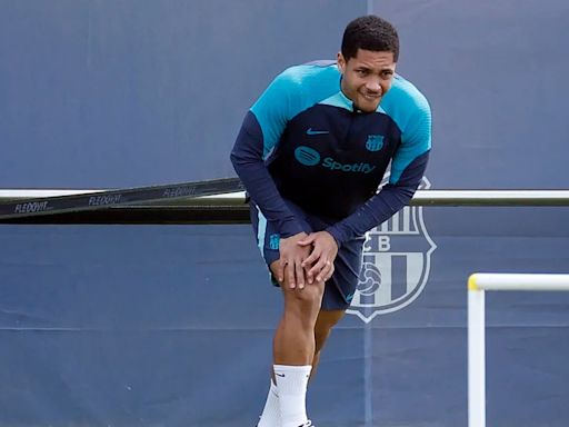 El agente de Vitor Roque carga contra Xavi y el Barça: “Tendremos que buscar otro camino”