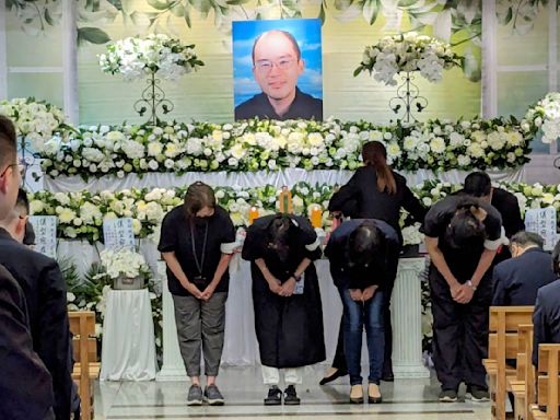 法官李昭然墜樓亡...今舉行追死會 許宗力、邢泰釗親自出席場面一片哀戚