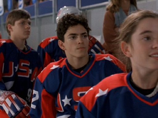 32 Things That Make No Sense About D2: The Mighty Ducks But Don’t Stop Me From Loving It