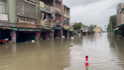 颱風天積水馬路當泳池 醫警告「如舔馬桶」-台視新聞網