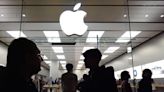 Top headlines: Apple leads $370-billion tech rout as stock rally fizzles