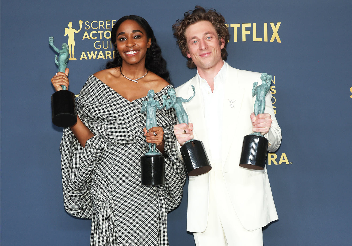 Yes, Ayo Edebiri enjoys projecting on ‘Bear’ co-star Jeremy Allen White’s ‘beautiful blue eyes’