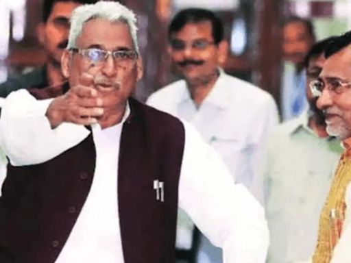 SP’s Brahmin face Mata Prasad Pandey, 81, to replace Akhilesh as LoP in UP Assembly