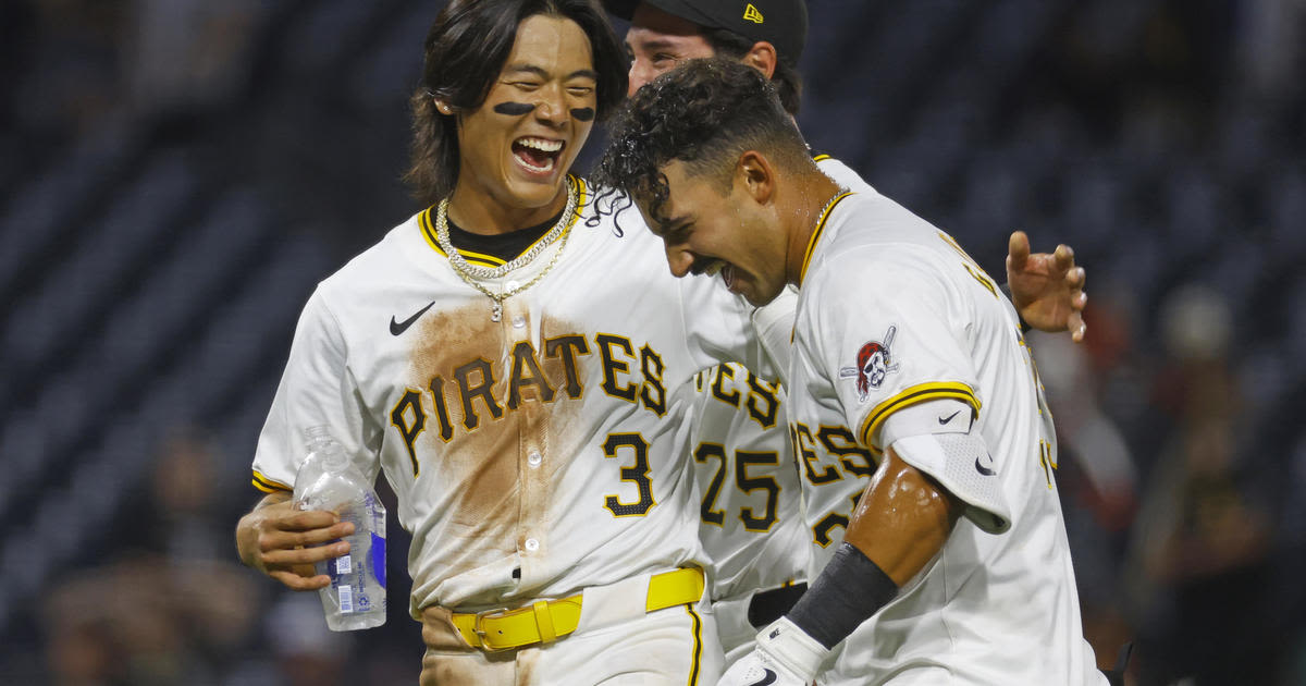 Pirates rally with 4 runs in 9th inning to tie game, beat Giants 7-6 in 10th inning