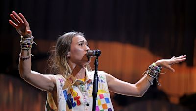 Wholesome Lauren Daigle delivers uneven spiritual show to enthusiastic Cleveland audience (photos)