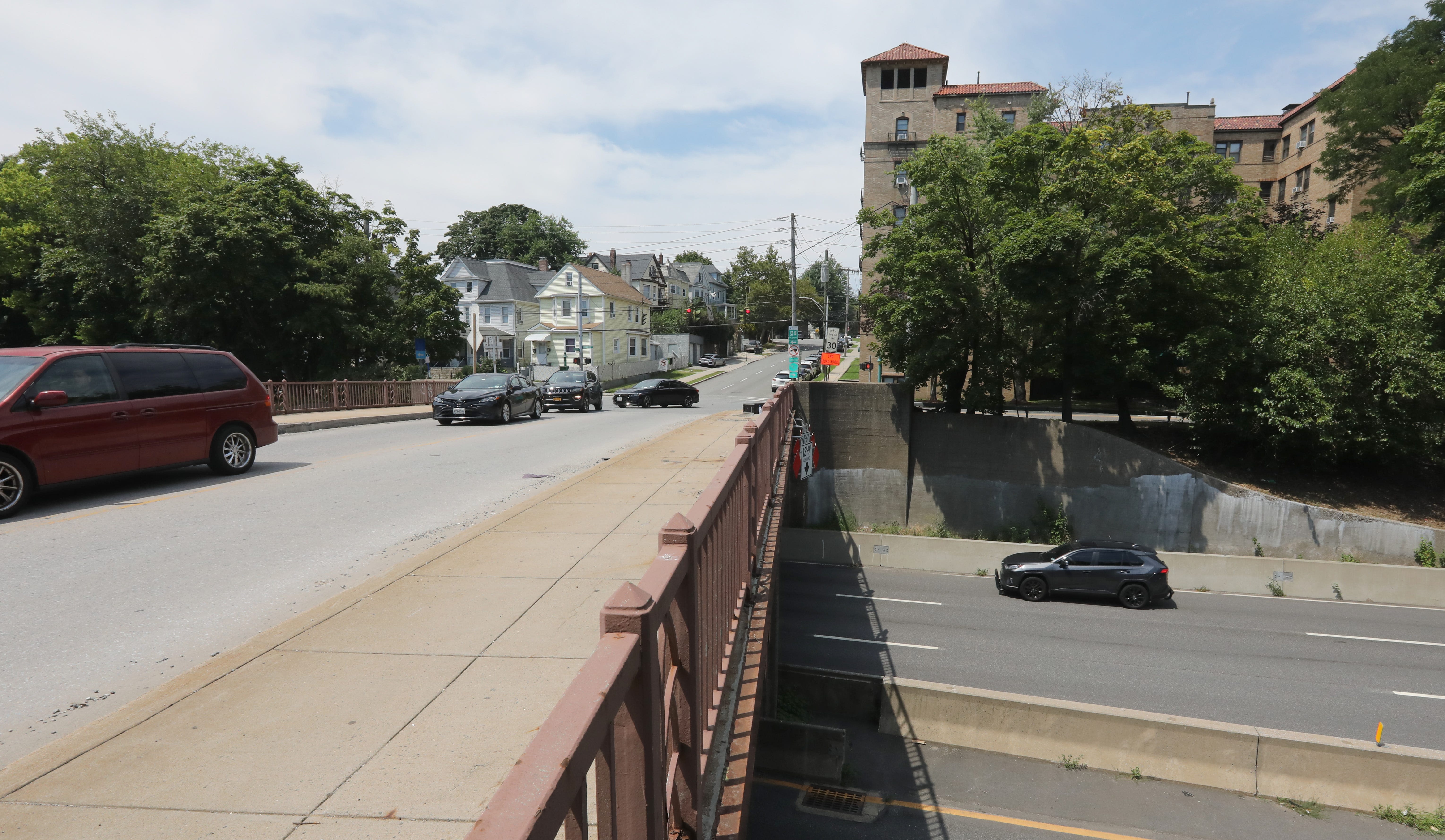 Yonkers police: Dead body found in shopping cart was apparently set on fire