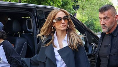 We Found an $80 Lookalike for Jennifer Lopez’s Spring Trench Coat