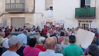 "Sanidad digna, no nos pararán": vecinos de Lorca exigen celeridad en la construcción del centro de salud de San Cristóbal