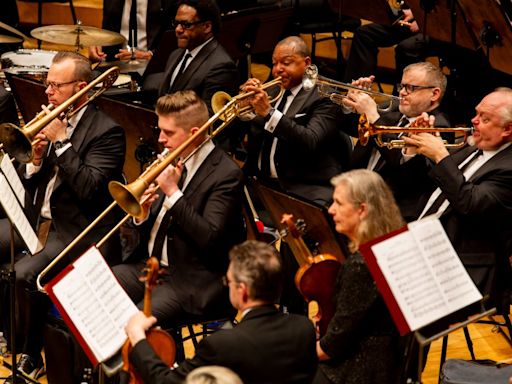 Review: Wynton Marsalis’ Jazz at Lincoln Center Orchestra in a spirited, if uneven, collaboration with the CSO