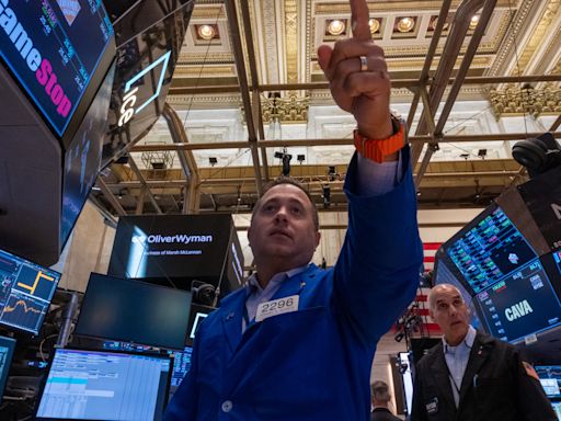 Stock market today: Stocks rise, Dow eyes fresh record as bets on Trump ramp up