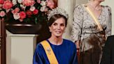 La reina Letizia, obligada a estar sentada en su besamanos en Holanda por su enfermedad en el pie