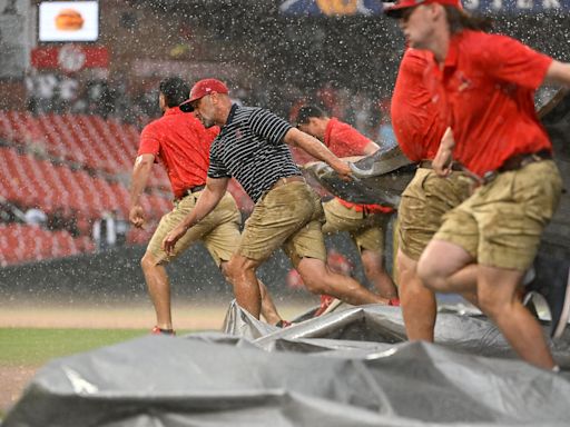 Friday's Cubs-Cardinals game to start in rain delay. Here's estimated first pitch