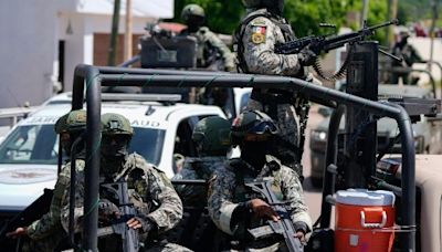 Retiran a la policía de Culiacán; el ejército les incautó sus armas