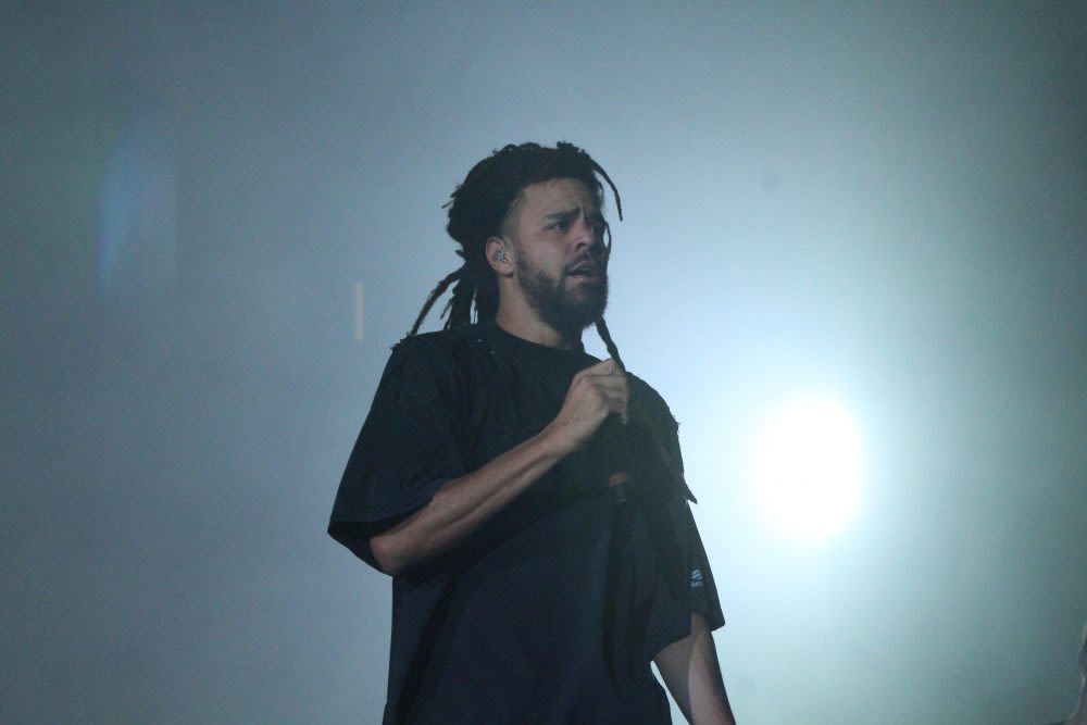 J. Cole is clowned by fans for verse on Cash Cobain's song