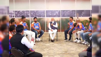 Virat Kohli's Epic Reaction As Rahul Dravid Says He And Rohit Sharma Will Play 2028 Olympics. Watch | Cricket News