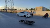 Aparatoso accidente entre auto y motocicleta deja un saldo de dos personas lesionadas